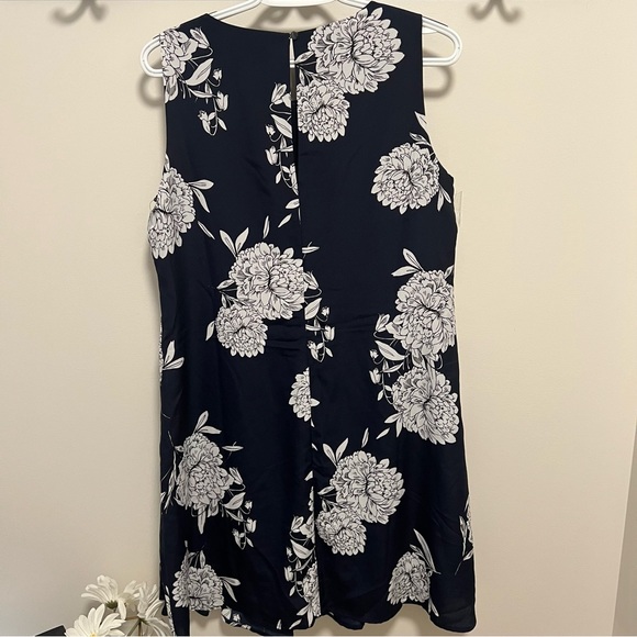 Vince Camuto Navy Floral Dress - Size 10 - Picture 3 of 6